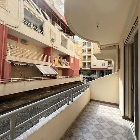 Ameti - Ground Floor Comfort - Spacious & Modern Apartment *
