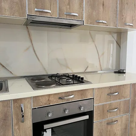 Ground Floor Comfort - Spacious & Modern * Орикум