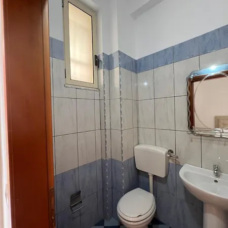 Ground Floor Comfort - Spacious & Modern Apartment Orikum