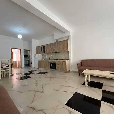 Ameti - Ground Floor Comfort - Spacious & Modern Apartment