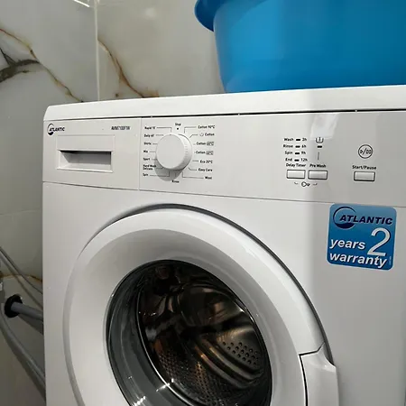 Ground Floor Comfort - Spacious & Modern Apartment *