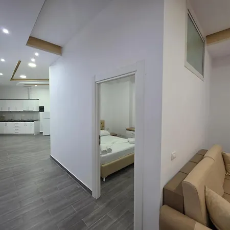 Ameti - Ground Floor Comfort - Spacious & Modern Apartment