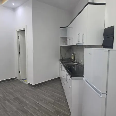 Ameti - Ground Floor Comfort - Spacious & Modern Apartment Orikum
