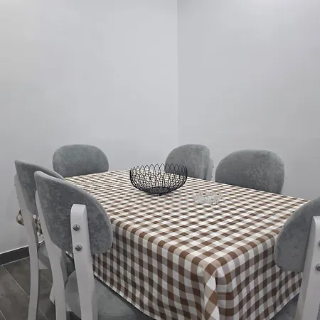 Ameti - Ground Floor Comfort - Spacious & Modern Apartment