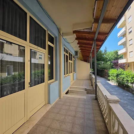 Ameti - Ground Floor Comfort - Spacious & Modern
