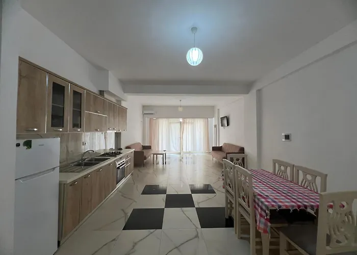 Ground Floor Comfort - Spacious & Modern Apartment Orikum
