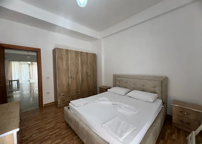 Ground Floor Comfort - Spacious & Modern Apartment Orikum