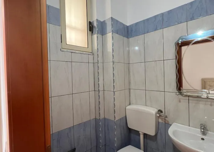 Ground Floor Comfort - Spacious & Modern Apartment Orikum
