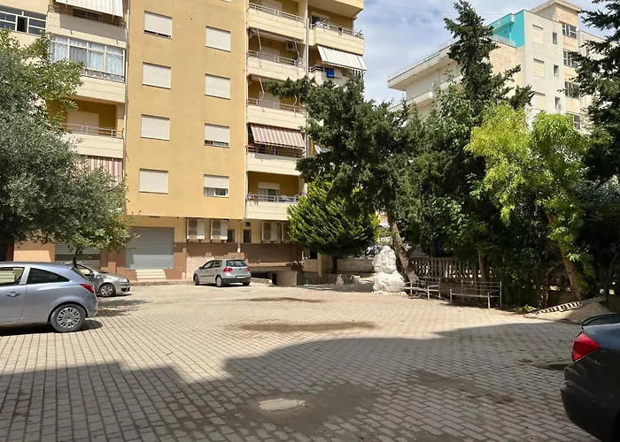 Ground Floor Comfort - Spacious & Modern Apartment