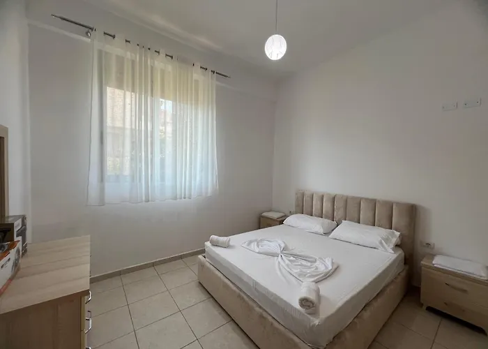 Ground Floor Comfort - Spacious & Modern Apartment