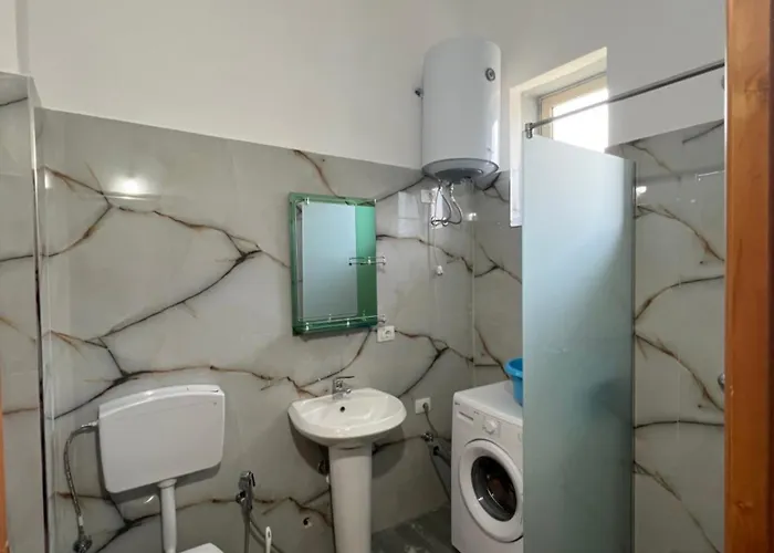 Apartment Ground Floor Comfort - Spacious & Modern